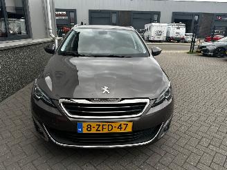 Peugeot 308 1.2 e-THP 81kw Allure picture 35