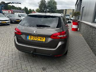 Peugeot 308 1.2 e-THP 81kw Allure picture 20