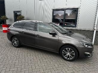 Peugeot 308 1.2 e-THP 81kw Allure picture 2
