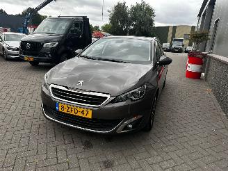 Peugeot 308 1.2 e-THP 81kw Allure picture 39