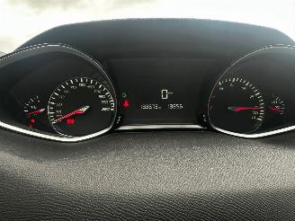 Peugeot 308 1.2 e-THP 81kw Allure picture 17