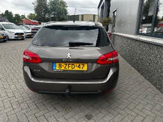 Peugeot 308 1.2 e-THP 81kw Allure picture 21