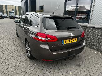 Peugeot 308 1.2 e-THP 81kw Allure picture 27