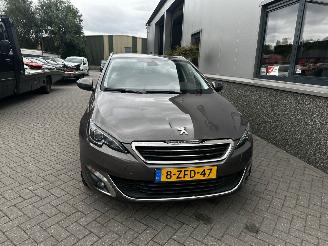 Peugeot 308 1.2 e-THP 81kw Allure picture 40