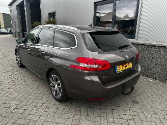 Peugeot 308 1.2 e-THP 81kw Allure picture 31