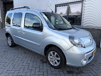 Damaged car Renault Kangoo 1.6 16V Privilege met Rolstoellift 2013/5