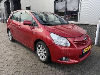 Damaged car Toyota Verso 1.8 VVT-i Aspiration 7p Automaat 2011/10