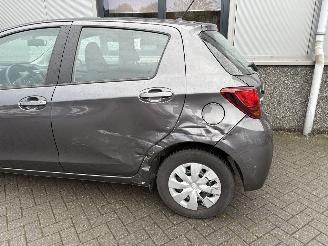 Toyota Yaris 1.0 VVT-i Aspiration picture 25