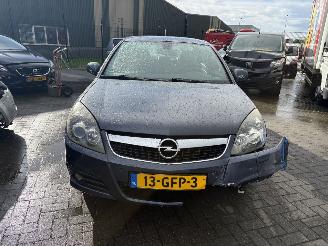 Opel Vectra 1.8 16V Executive Automaat picture 6