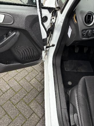 Ford Fiesta 1.0 5drs Style picture 14