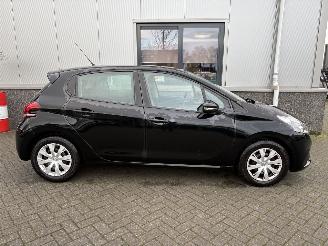 Peugeot 208 1.2 PureTech Blue Lion picture 3