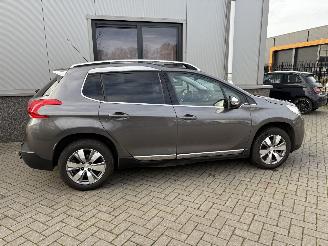 Peugeot 2008 1.2 PureTech Crossway picture 9