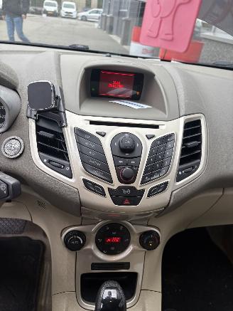 Ford Fiesta 1.4 Ghia Automaat picture 25