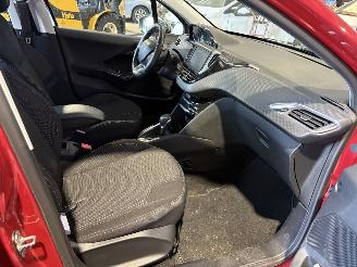 Peugeot 208 1.2 PureTech Automaat picture 14