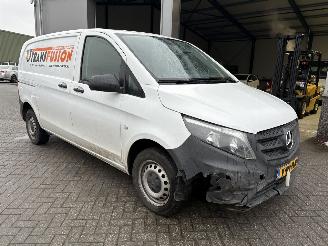 skadebil bedrijf Mercedes Vito 110CDI 2022/8