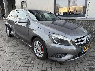 Schadeauto Mercedes A-klasse 180 Prestige 2013/2