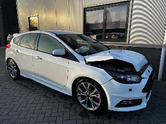 škoda osobní automobily Ford Focus 2.0 ST 270pk 2017/12