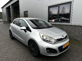 krockskadad bil auto Kia Rio 1.2 CVVT Plus Pack 2011/10