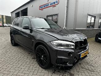 Unfallwagen BMW X5 XDRIVE40D 313pk High Executive 2015/2