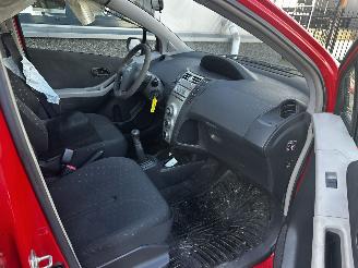 Toyota Yaris 1.0 VVTI Idols picture 16