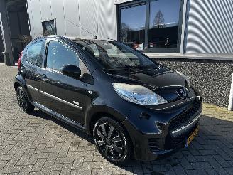 skadebil auto Peugeot 107 1.0-12V Millesim 200 2010/10