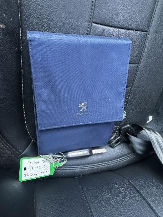 Peugeot 308 1.2 PureTech Blue Lease Premium picture 27