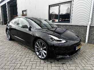 uszkodzony samochody osobowe Tesla Model 3 Long Range AWD 75 kWh 2019/4