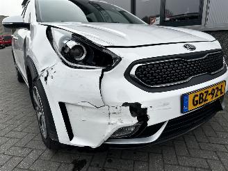 damaged passenger cars Kia Niro 1.6 GDI Hybrid ComfortLine 2017/7