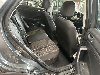 Volkswagen T-Roc 1.0 TSI Sport picture 34