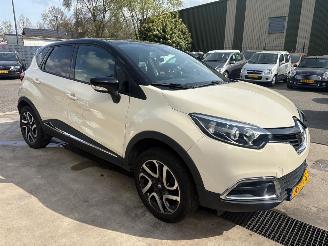 uszkodzony samochody osobowe Renault Captur 0.9 TCe Dynamique 2016/10