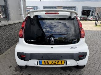 Peugeot 107 1.0 Sportium picture 6