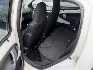 Peugeot 107 1.0 Sportium picture 21