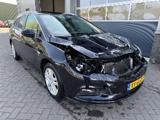 uszkodzony samochody osobowe Opel Astra 1.4 Turbo 120 Jaar Edition SPORTS TOURER 2019/3