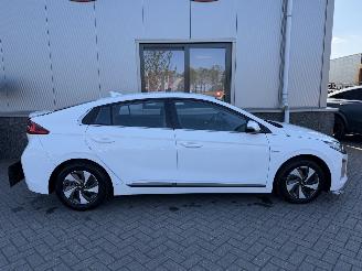 Hyundai Ioniq 1.6 GDI First Edition picture 4