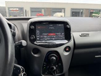 Toyota Aygo 1.0 VVT-i x-joy picture 35