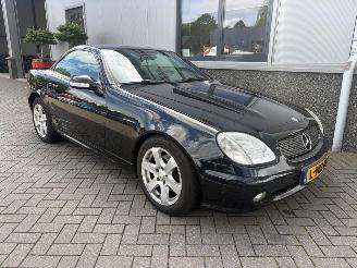Voiture accidenté Mercedes SLK 200 K. 2001/4