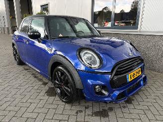 damaged passenger cars Mini Cooper 1.5 Cooper Dalston Edition 2021/3
