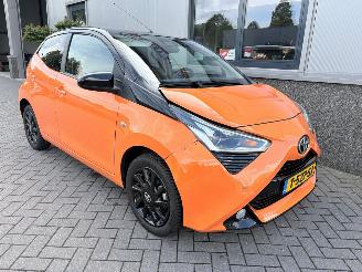 damaged passenger cars Toyota Aygo 1.0 VVT-i x-joy 2019/11