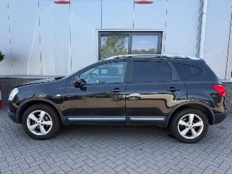 Nissan Qashqai+2 2.0 Tekna picture 3