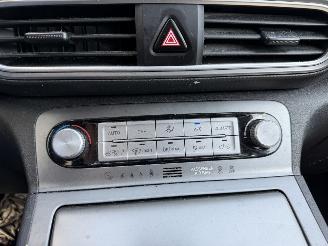 Hyundai Kona EV Premium 64kWh picture 21