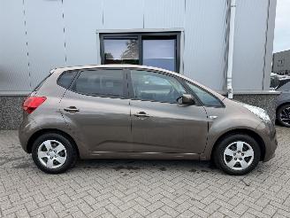 Voiture accidenté Kia Venga 1.6 CVVT DynamicLine 2015/12