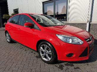 Coche accidentado Ford Focus 1.0 EcoBoost 2014/4