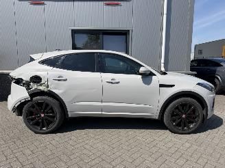 Jaguar E-Pace 1.5 P300e AWD R-Dynamic HSE picture 3