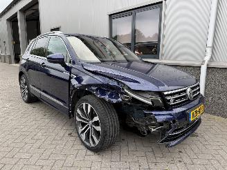 damaged passenger cars Volkswagen Tiguan 2.0 TSI 4Motion Highline R-Line 2017/2