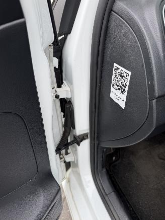 Volkswagen Polo 1.0 BlueMotion Connected Series picture 29
