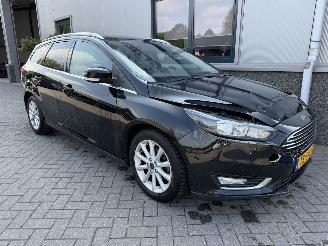 Voiture accidenté Ford Focus 1.0 Trend Wagon Automaat 2017/12