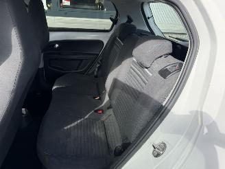 Volkswagen Up! 1.0 High up! BlueMotion picture 29