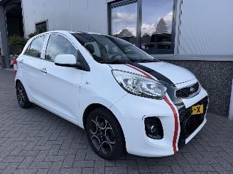 Schadeauto Kia Picanto 1.2 CVVT DynamicLine 2015/11