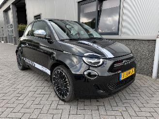Schadeauto Fiat 500E 42 kWh 2023/3