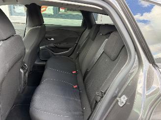 Peugeot 308 SW 1.2 PureTech Active Pack Business picture 36